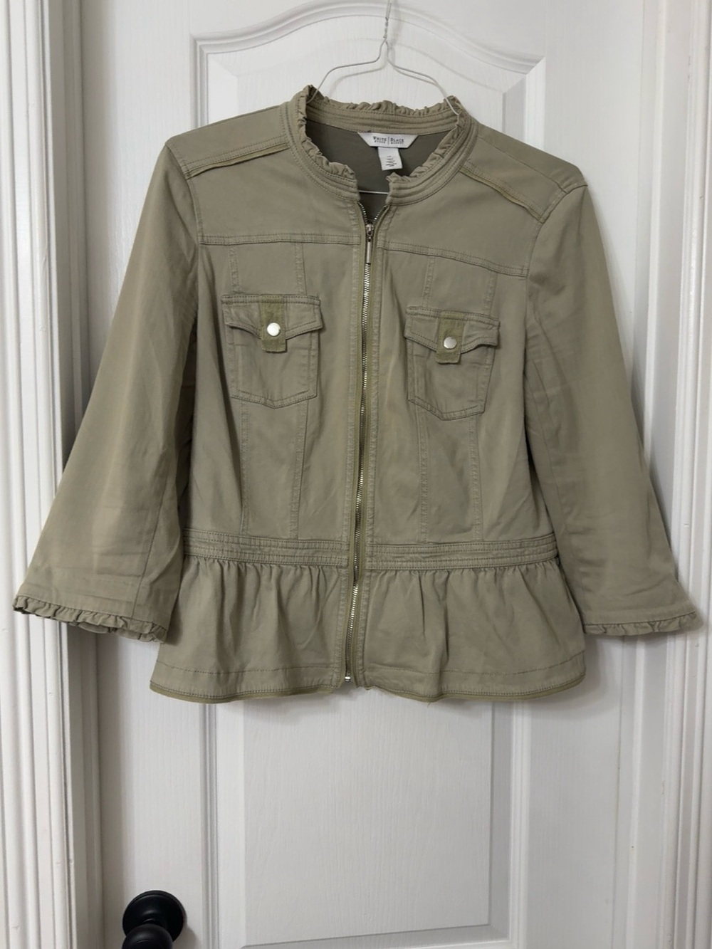 White House Black Market Peplum Cargo full silver tone zip Jacket 3/4 sleeves 14